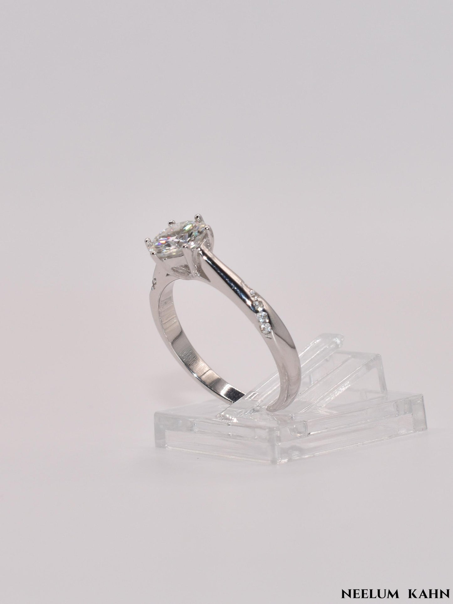 1Ct Moissanite Diamond Ring, 925 Sterling Silver, Round Cut, VVS1 Clarity, 6 Prong Setting, Free Gift LED Heart Ring Box Included