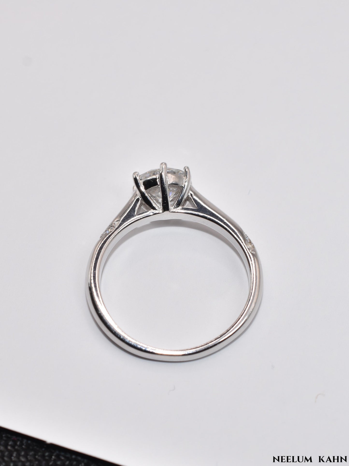 1Ct Moissanite Diamond Ring, 925 Sterling Silver, Round Cut, VVS1 Clarity, 6 Prong Setting, Free Gift LED Heart Ring Box Included