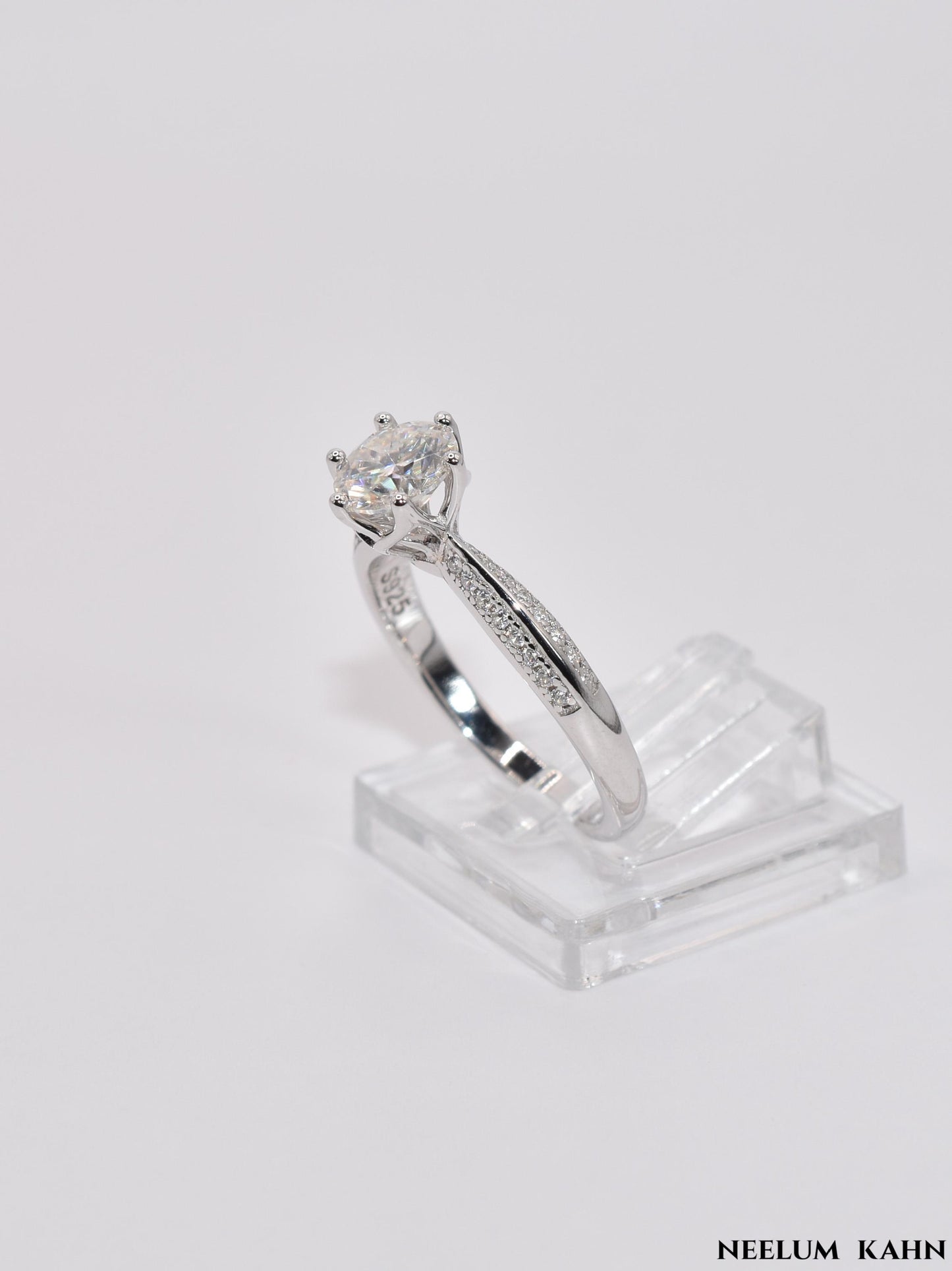 1Ct Moissanite Engagement Ring, 925 Sterling Silver, Round Cut, VVS1 Clarity, with Gift LED Ring Box