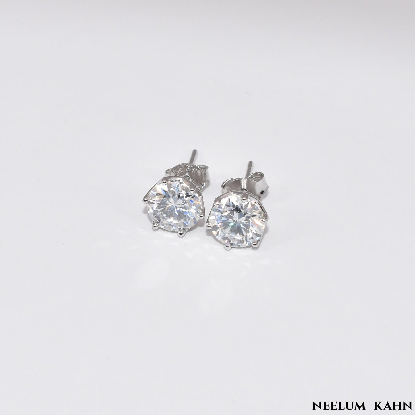 2ct Moissanite Diamond Stud Earrings, 925 Sterling Silver, Round Cut, D Color, VVS1 Clarity, Push Back Studs with Free Gift LED Light Heart Box