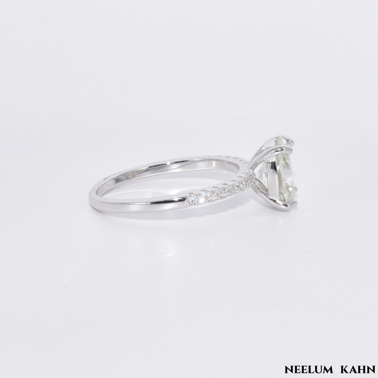 2Ct Oval Cut Moissanite Ring, 925 Sterling Silver, VVS1 Clarity, for Weddings and Engagements Halo Ring