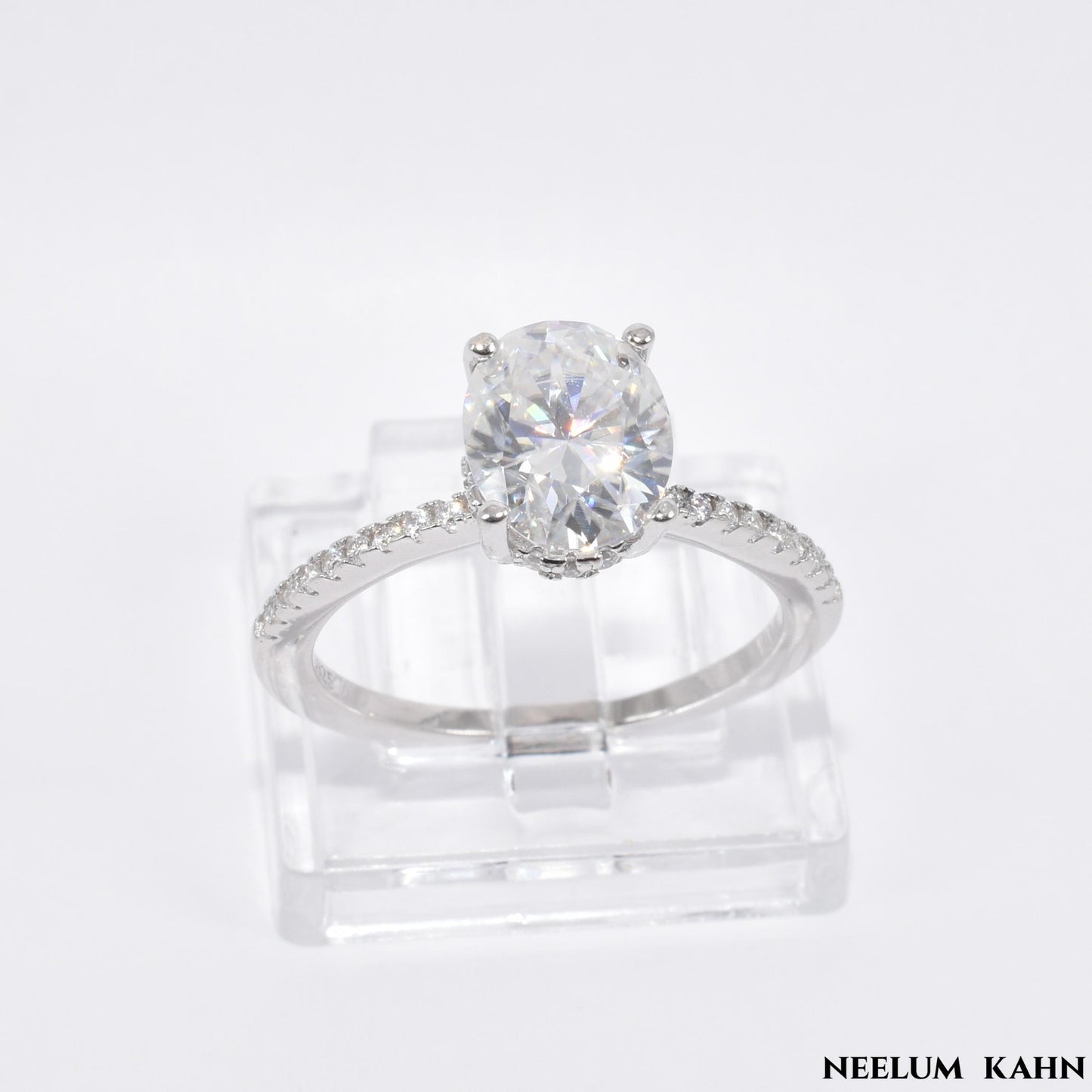 2Ct Oval Cut Moissanite Ring, 925 Sterling Silver, VVS1 Clarity, for Weddings and Engagements Halo Ring