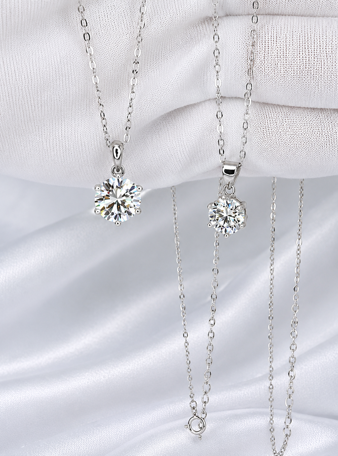 Round Moissanite Diamond Pendant Necklace | S925 Silver | VVS1 | 17.5" Chain