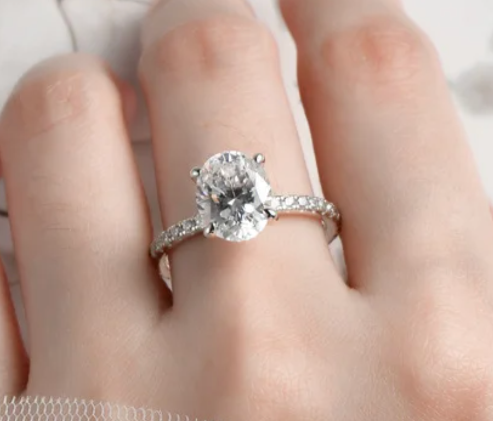 Oval cut 3Ct Moissanite Diamond Ring