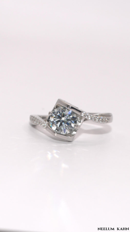 Certified 1Ct Moissanite Diamond S925 Silver Heart Shaped Ring with LED Gift Ring Box
