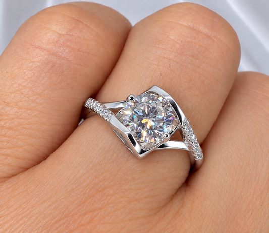 1 Ct Round Moissanite Heart Gallery Infinity Twist Pavé Engagement Ring, S925 Sterling Silver, D Color VVS1 Clarity