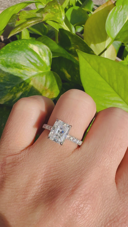 3 Carat Radiant Cut Moissanite Halo Ring in S925 Sterling Silver – D Color VVS Clarity